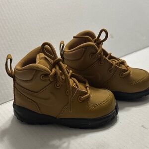 Nike Kids Brown Lace-Up Boots